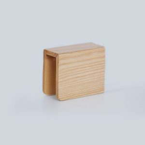 Kẹp khăn ăn "  Kích thước : 50x100x120 mm "